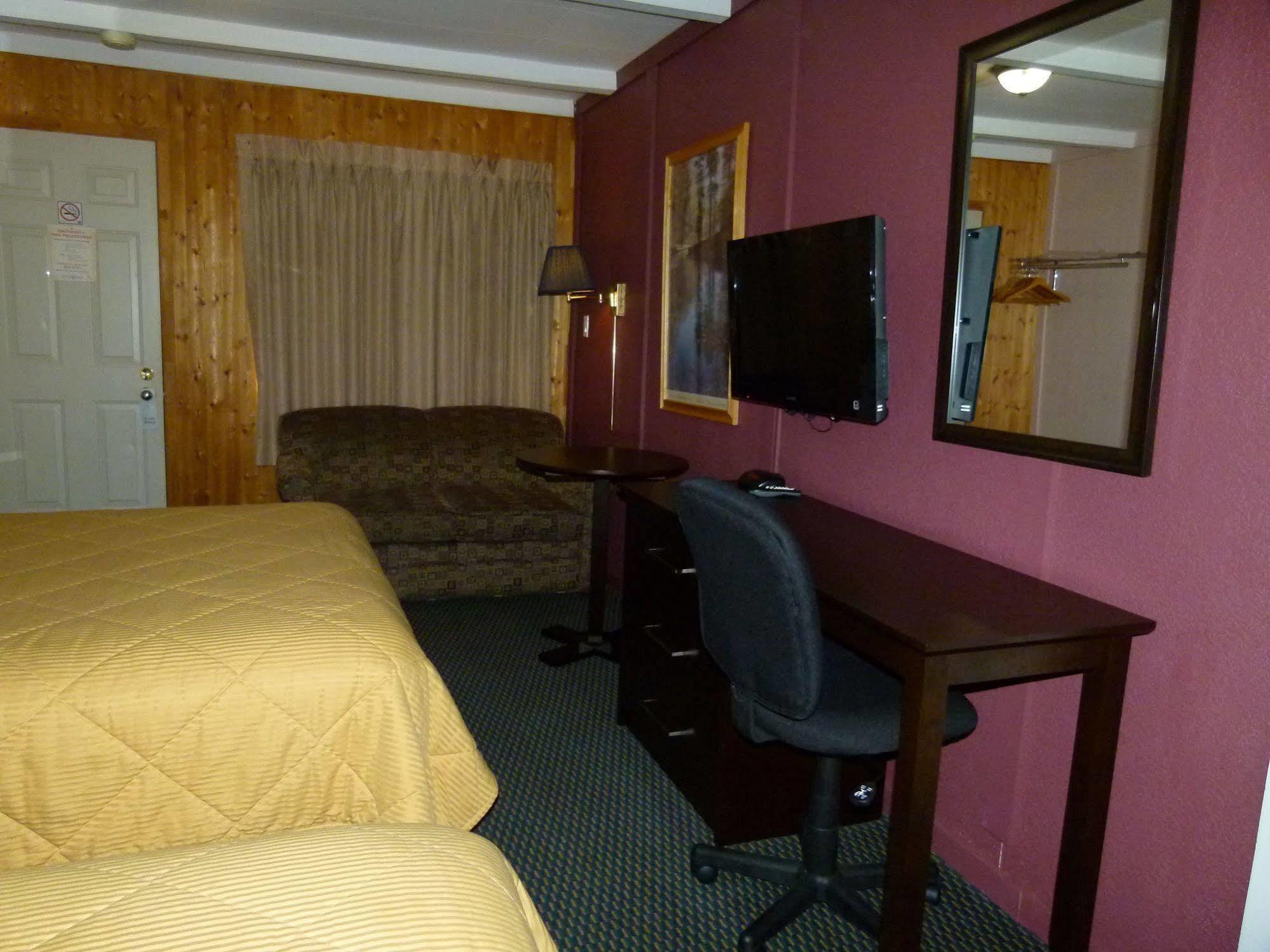 Country Squire Motel Arnprior エクステリア 写真